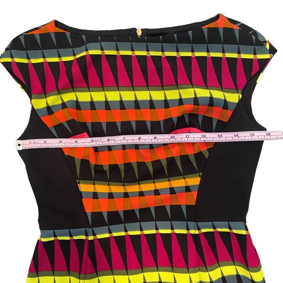 Signature London Style Print Sheath Dress 4 - Picture 15 of 16